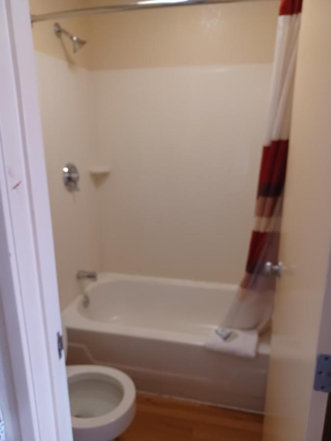Red Oak Inn Belleville Luaran gambar